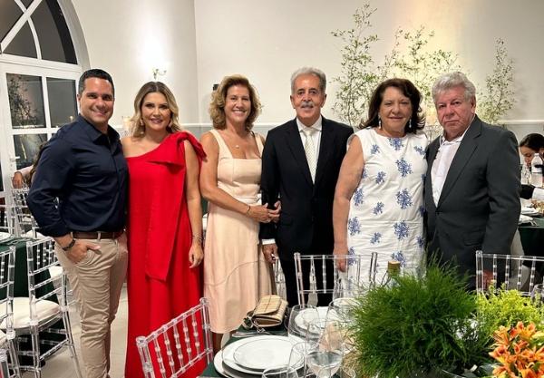 A cerimônia foi prestigiada pelo prefeito Fernando Scanavaca e pela primeira dama e secretária de saúde Lisbeth Scanavaca