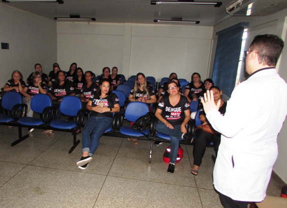 Após a abertura, a palestra continuou somente entre o médico e as mulheres